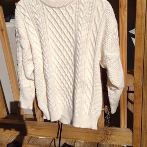 Elegant Cable Knit Turtleneck Sweater - White
